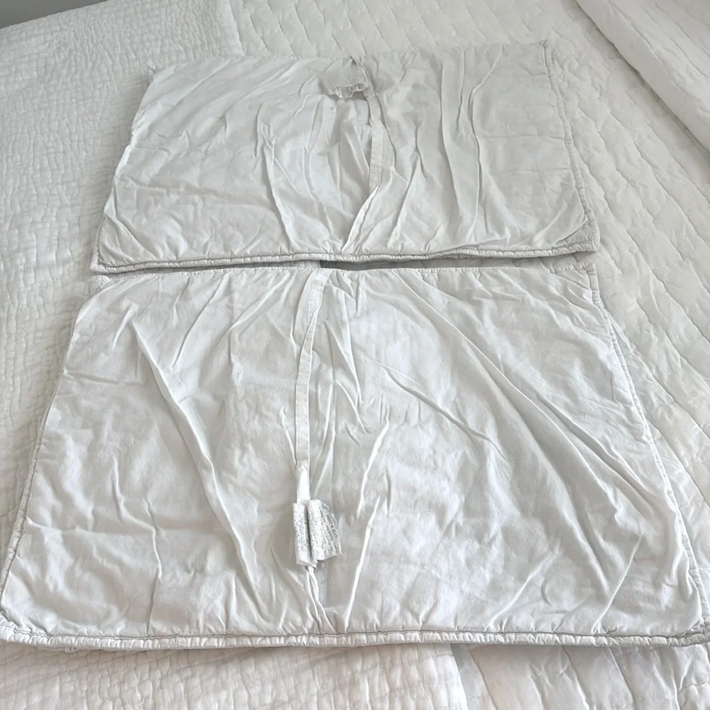 Pottery Barn Teen White Ruched Quilted Standard Pillow Shams